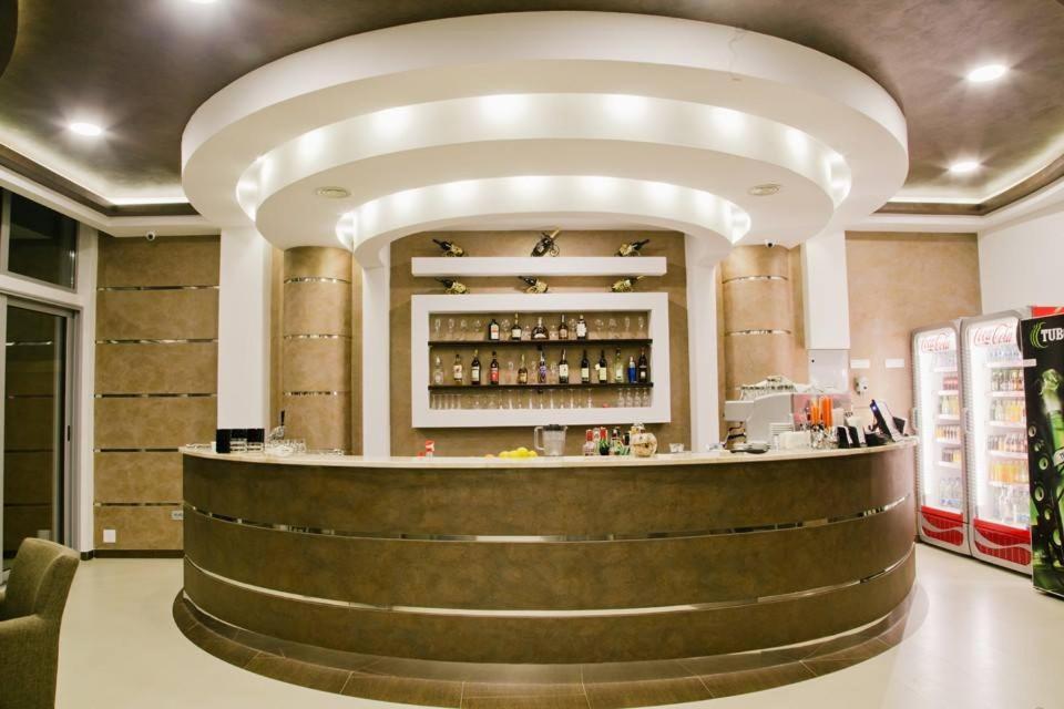 Hotel Oasis Podgorica Ngoại thất bức ảnh