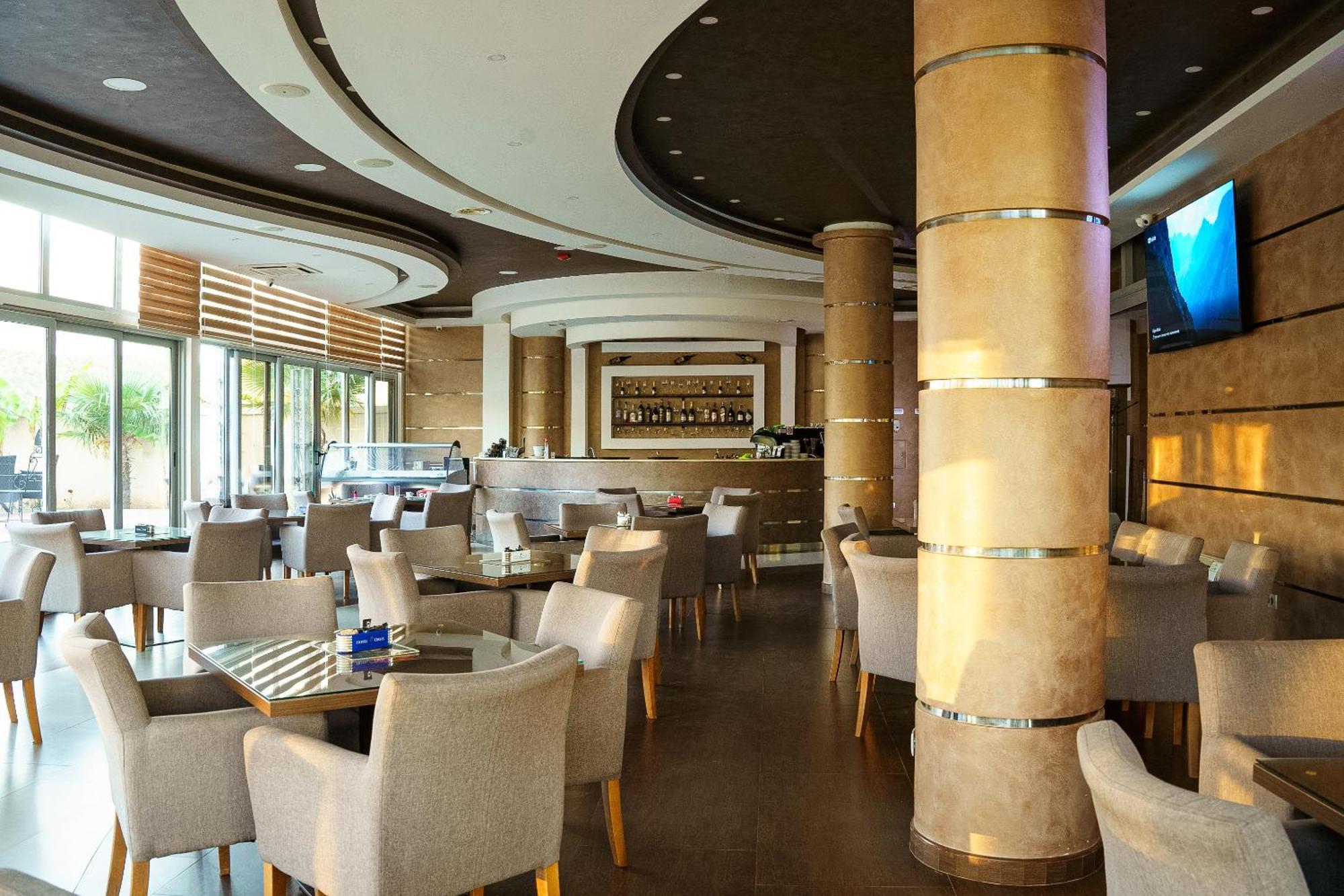 Hotel Oasis Podgorica Ngoại thất bức ảnh