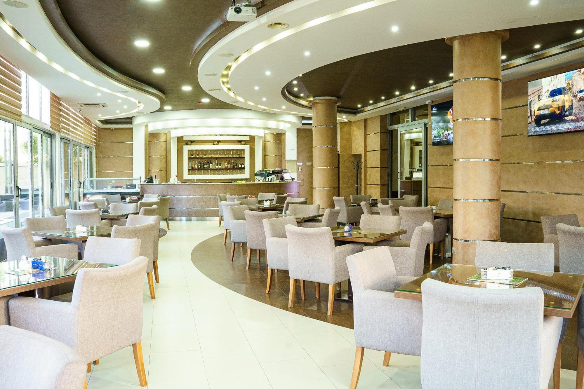 Hotel Oasis Podgorica Ngoại thất bức ảnh