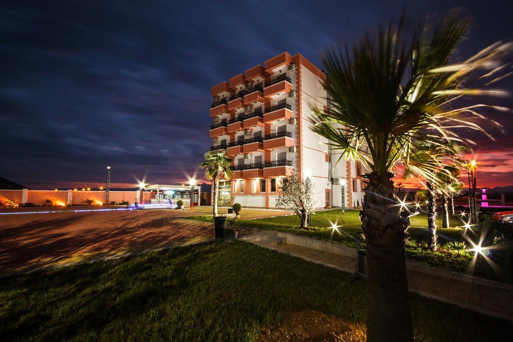 Hotel Oasis Podgorica Ngoại thất bức ảnh