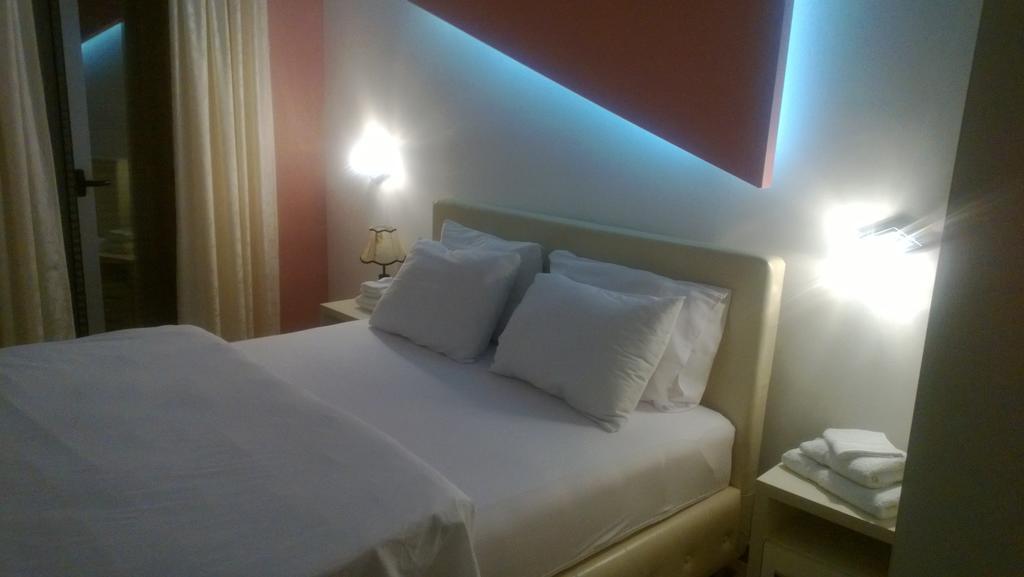 Hotel Oasis Podgorica Phòng bức ảnh