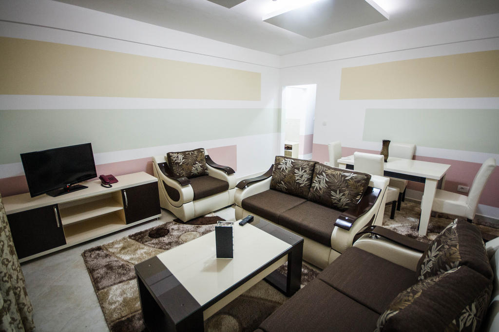 Hotel Oasis Podgorica Ngoại thất bức ảnh