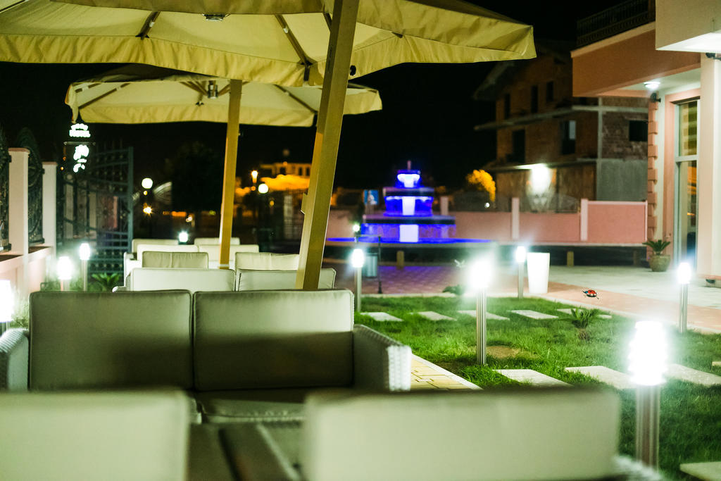 Hotel Oasis Podgorica Ngoại thất bức ảnh