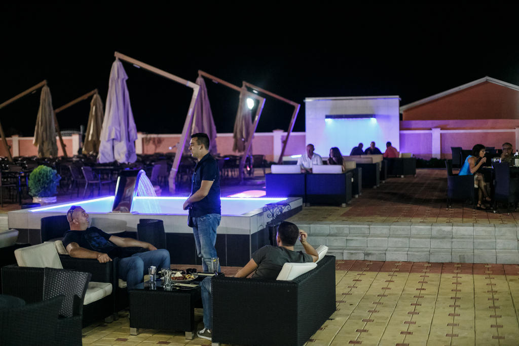 Hotel Oasis Podgorica Ngoại thất bức ảnh
