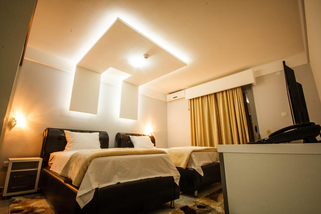 Hotel Oasis Podgorica Phòng bức ảnh