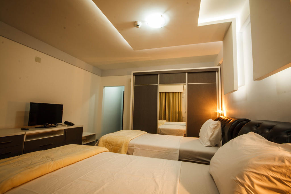 Hotel Oasis Podgorica Phòng bức ảnh