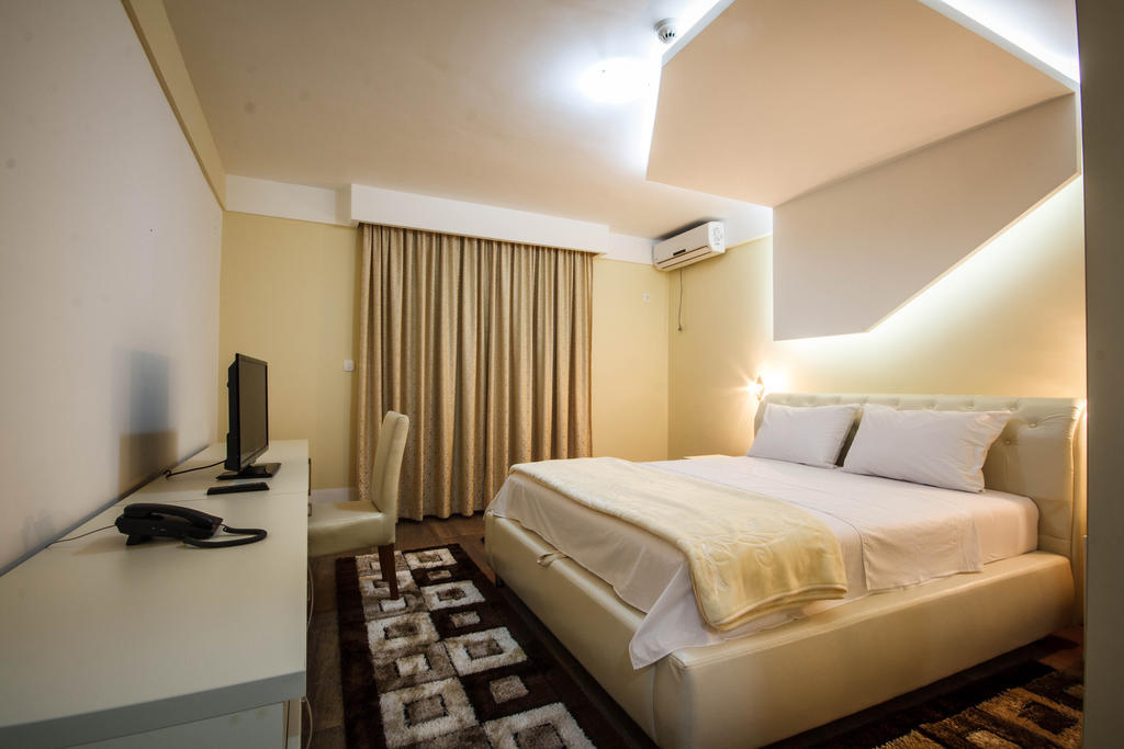 Hotel Oasis Podgorica Phòng bức ảnh